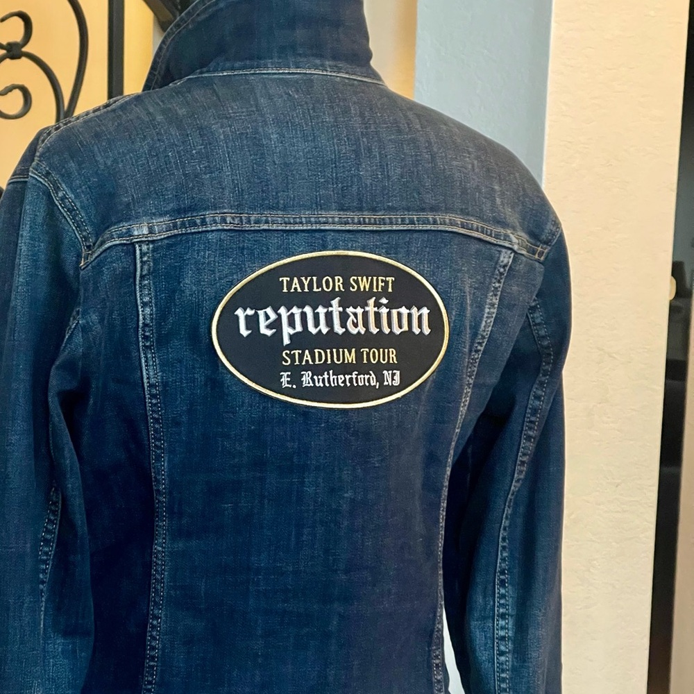 Taylor Swift Reputation Tour dark blue denim Jacket size small Swifty merch